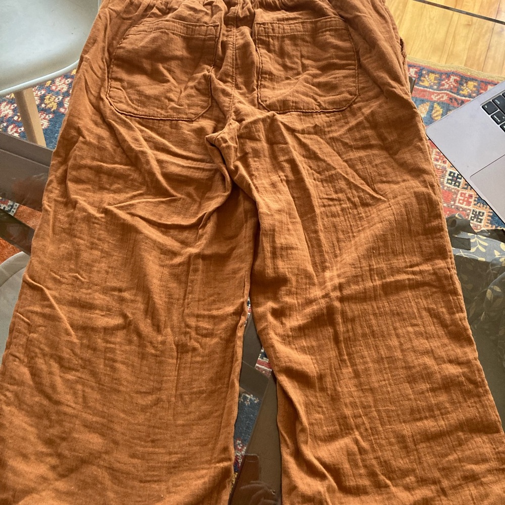 Old Navy Maternity soft roll over cropped pants, NWOT
